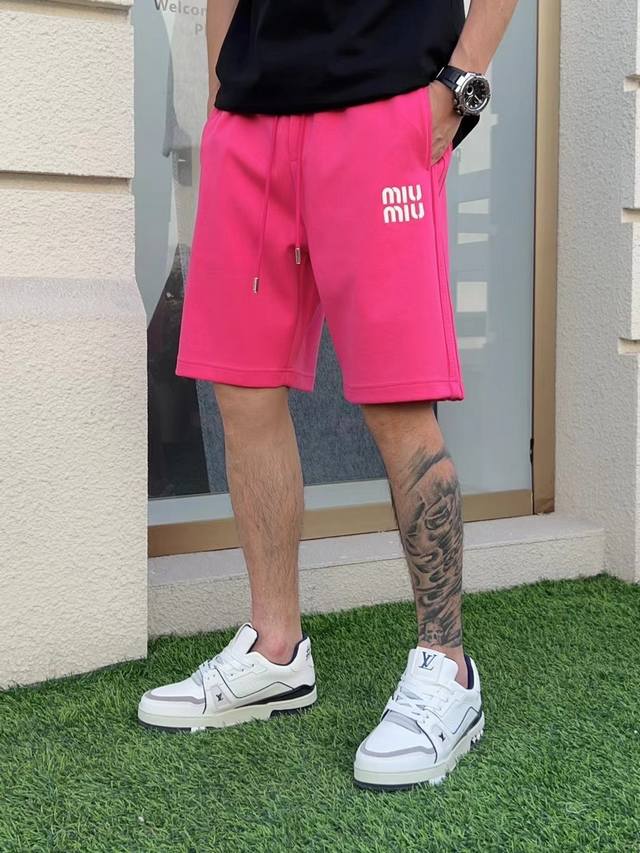 MiuMiu 2025 Summer New Men's Casual Shorts, all three labels complete. High-end