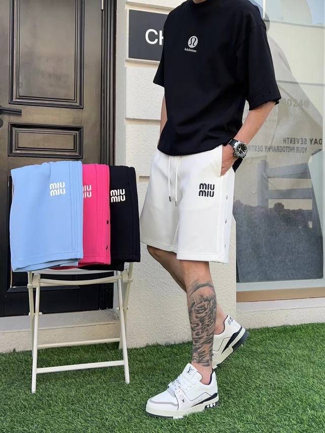 Lulu 2025 Summer New Men's Casual Shorts, all tags included. Made with high-end