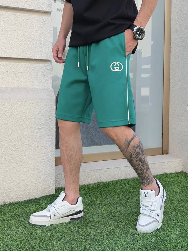 Gucci 2025 Summer New Men's Casual Shorts, all three labels complete. Made with