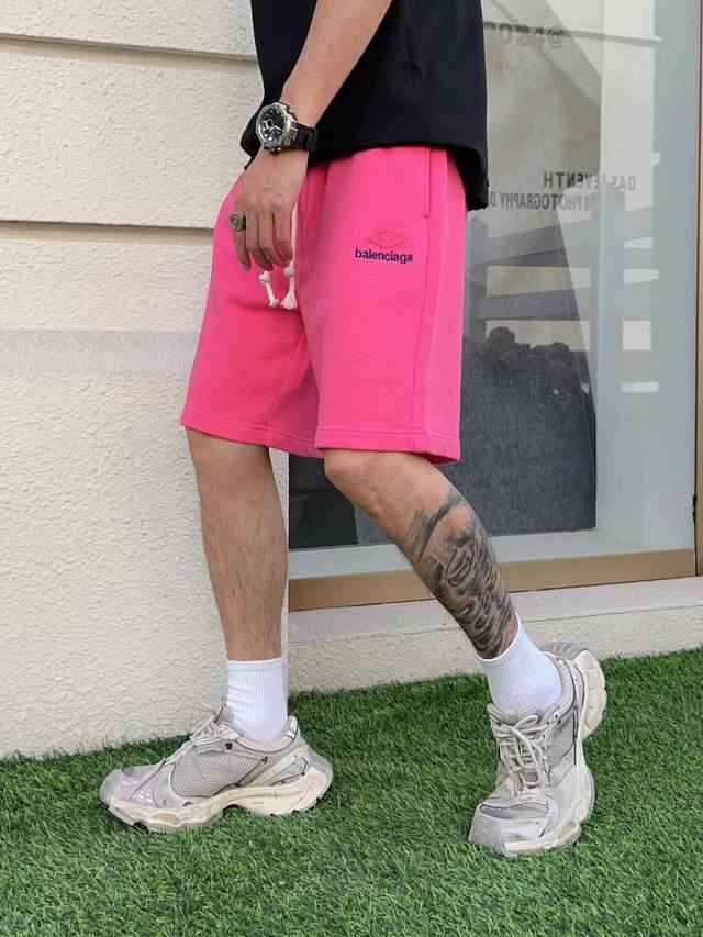 Balenciaga 2025 Summer New Men's Casual Shorts, complete with all three labels.