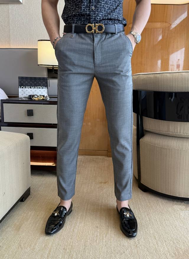 Moncler 2025 Spring/Summer Year of the Snake New Year's Collection Cropped Casua