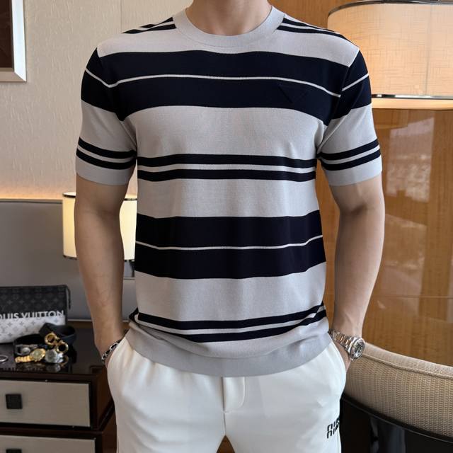 Prada 2025Ss Year of the Snake Spring/Summer Premium Short-Sleeve T-Shirt, Offic