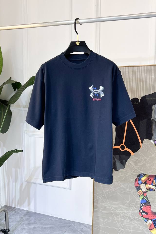 Brand: Balenciaga Price: Color: Black, White Size: XS-XL (Suitable for men weigh