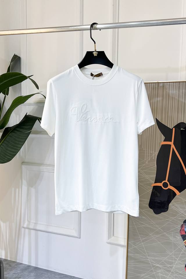 Versace - 2025 Spring/Summer New Unisex Short-Sleeve T-Shirt, Available Now in S