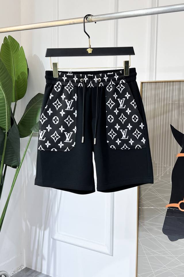 Lv 2025Ss Official Summer New Arrival High-End Casual Shorts, made with imported