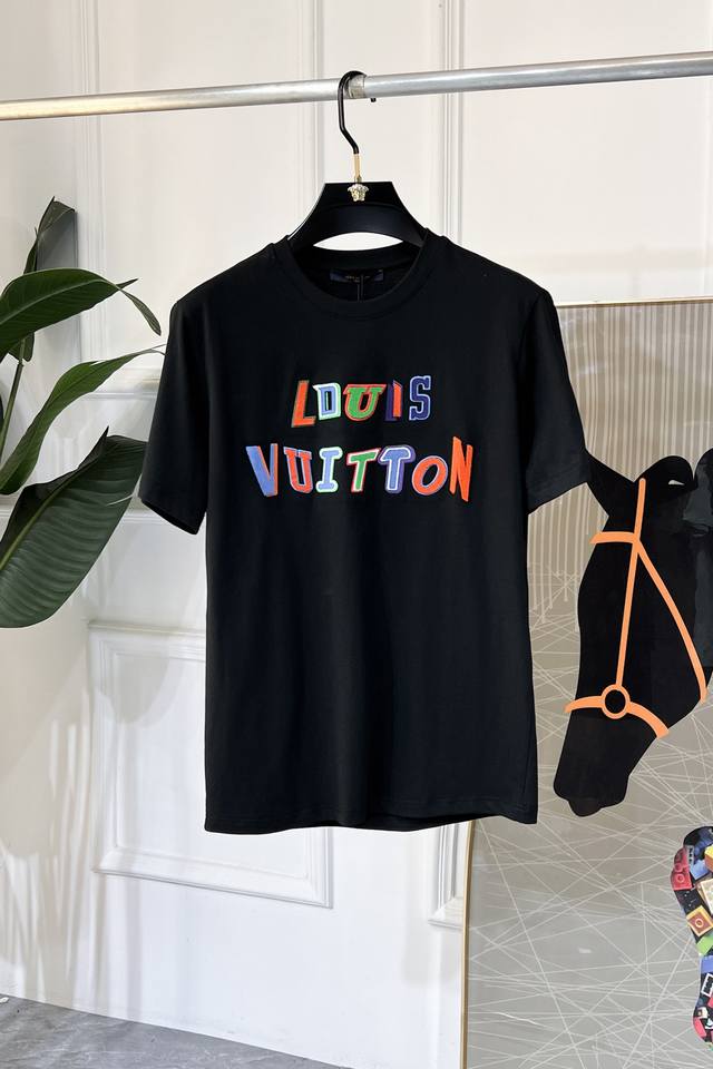 Lv - 2025 Spring/Summer New Unisex Short-Sleeve T-Shirt, Available Now in Stores