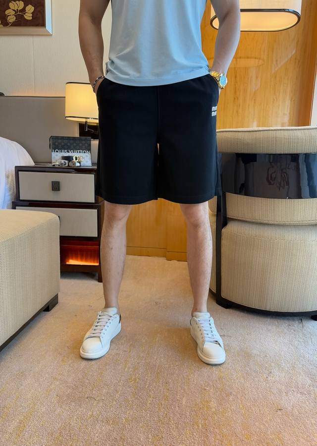 MiuMiu 2025Ss official website synchronized summer new high-end casual shorts, m