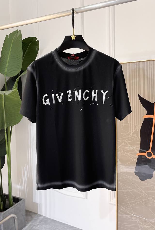 Givenchy - 2025 Spring/Summer New Unisex Short-Sleeve T-Shirt, Available Now in