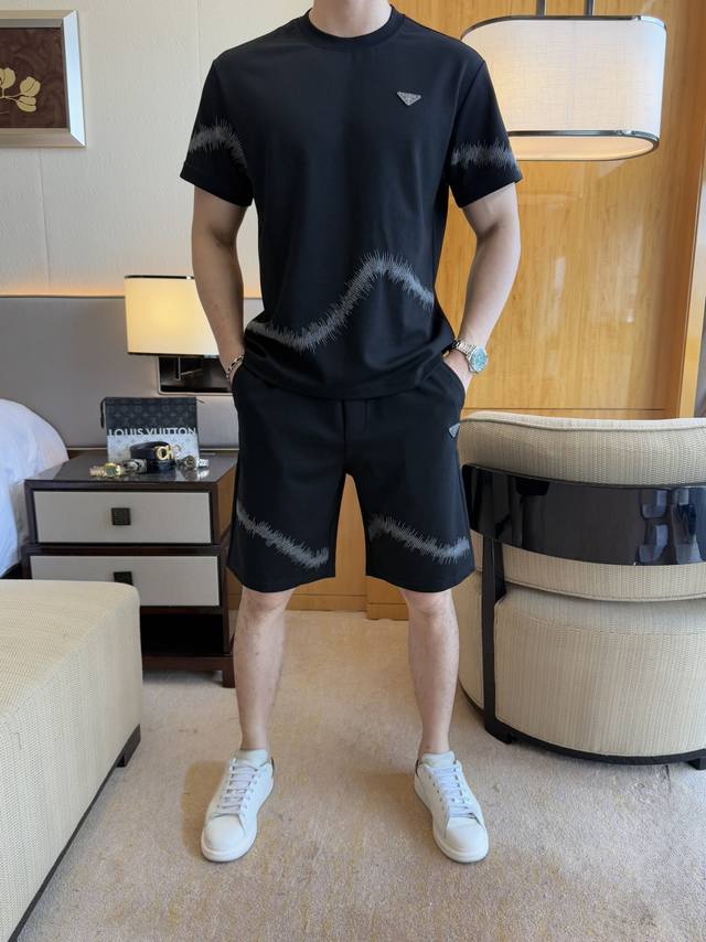 Prada 2025 Spring/Suit New Arrival Casual Short-Sleeve Set! A celebrity favorite