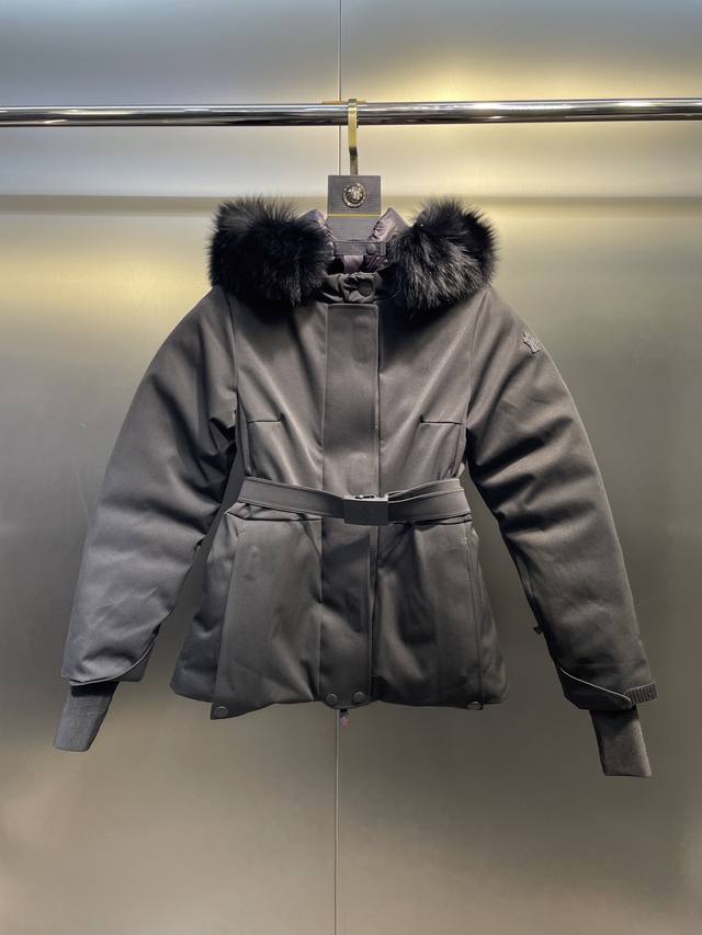 Moncler Women's Ski Short Down Jacket with a Slim Fit. Made with the same Longue
