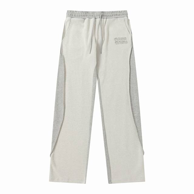 3812# A versatile casual trouser with a highly designed look. Made with high-end