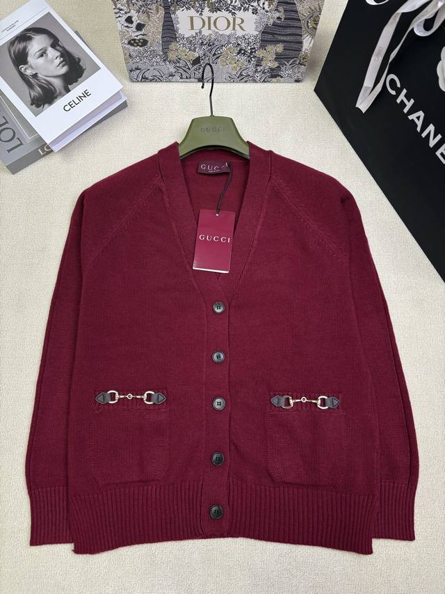 Gucc*25 Autumn/Winter New Knitted V-Neck Cardigan with Raglan Sleeve Design, Yb