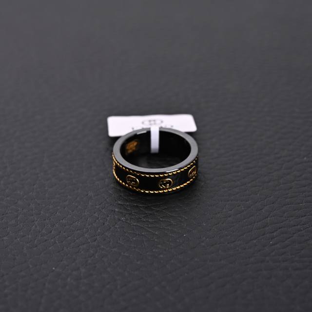 Gucci Gold Ceramic Double G Ring (Ddd) Comes with full packaging; a 30 RMB deduc