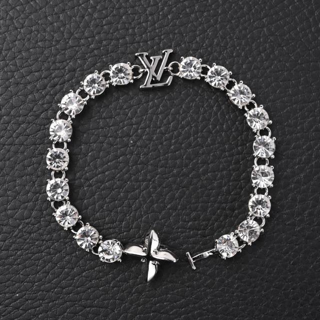 Louis Vuitton LV Crystals Diamond-Studded Letter Bracelet, priced at P10,520 RMB