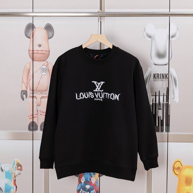 LV New Embroidered Crew Neck Sweatshirt. Made of composite fleece fabric, featur