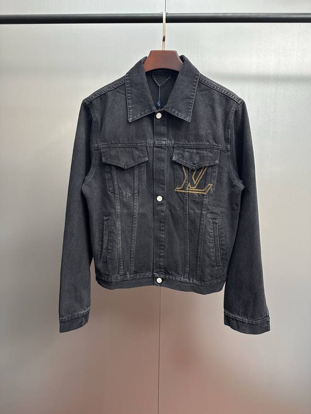 Louis Vuitton 25Ss New Arrival Denim Trucker Jacket. This trucker jacket is made