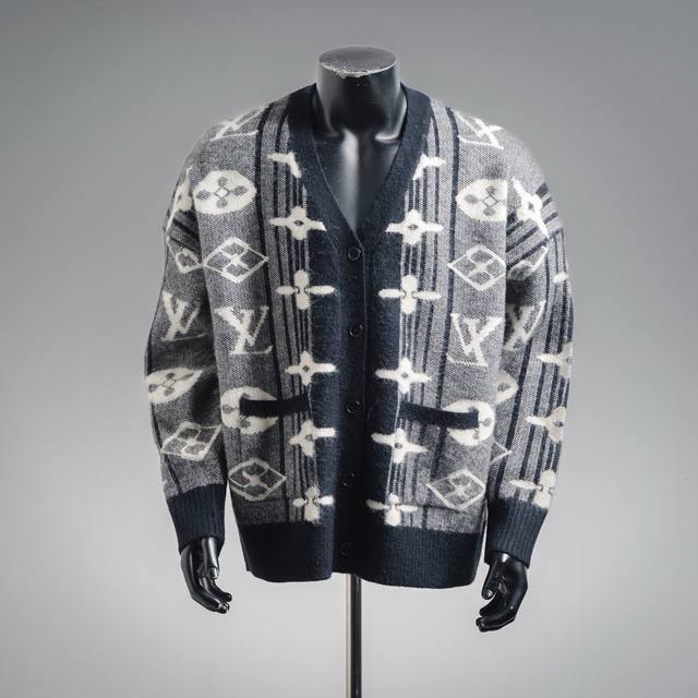 Louis Vuitton 25Ss Monogram All-Print Striped Gradient Logo Mohair Knit Jacquard