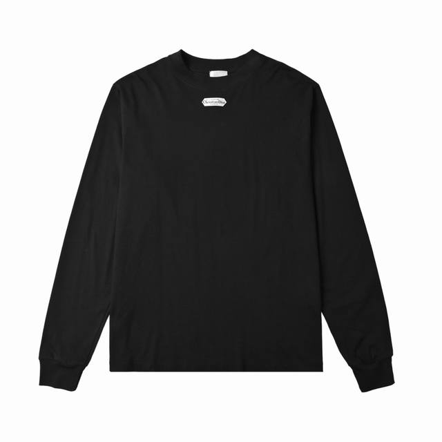 New White Basic Cd Long-Sleeve Ddd: This T-shirt is developed using the original