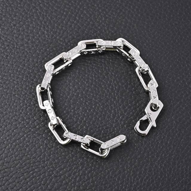 Louis Vuitton LV Silver Bamboo Chain Bracelet (Ddd) The classic feel of this cha