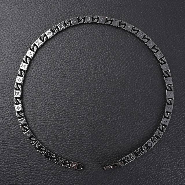 Louis Vuitton LV Monogram Tied Up Gunmetal Necklace (Ddd) Connects dazzling meta