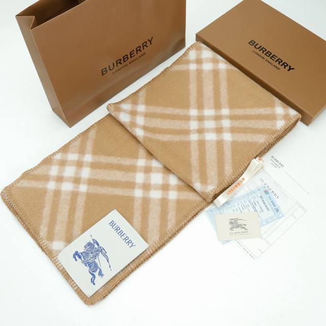 Burberry quilted square logo horse wool scarf. Made of cashmere and wool, 1:1 kn