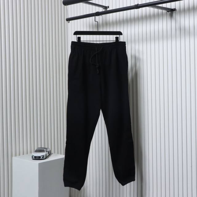 Burberry (Bbr) Side Diamond Pattern Webbing Suit Trousers. Made of premium 100%