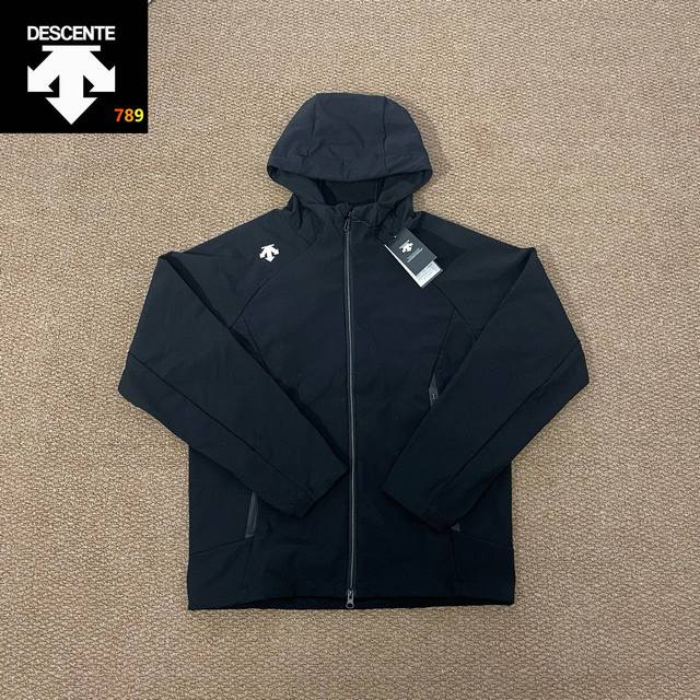 Synchronized with the 2025 New Composite Fleece Jacket Descente Men's Warm and V