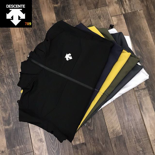 Descente Softshell Lined Lightweight Outdoor Jacket "Joyful" Customer-supplied F