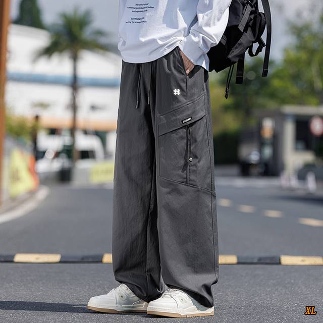 Kolon Sport Exclusive New Autumn Collection: High-Quality Cargo Pants, Trendy De