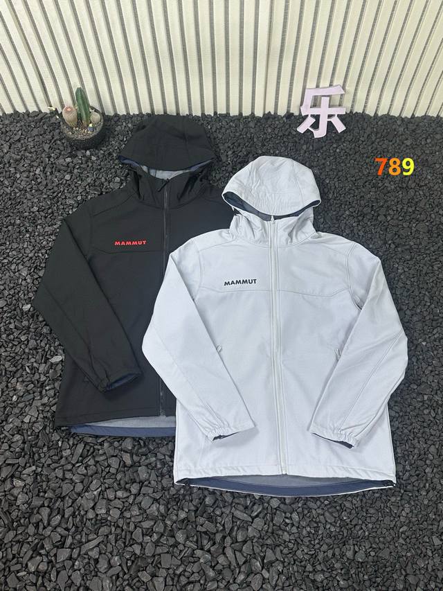 Mammut Red Label Fleece-Lined Hooded Softshell Jacket - Outdoor-Grade Protection