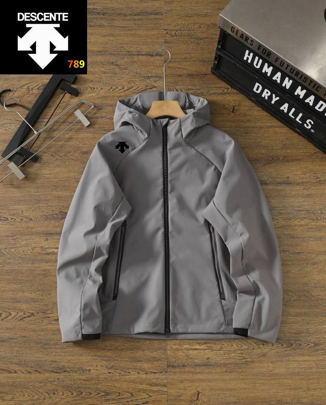 Descente Autumn/Winter New Style Men's Outdoor Windproof Waterproof Hooded Softs