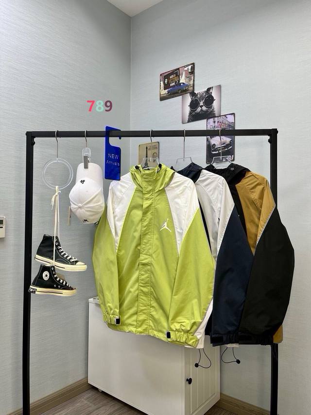 Jordan Patchwork Hooded Jacket This Jordan Air Jordan patchwork hooded jacket ha