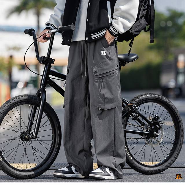 Kolon Sport Exclusive New Autumn Collection: High-Quality Cargo Pants, Windproof