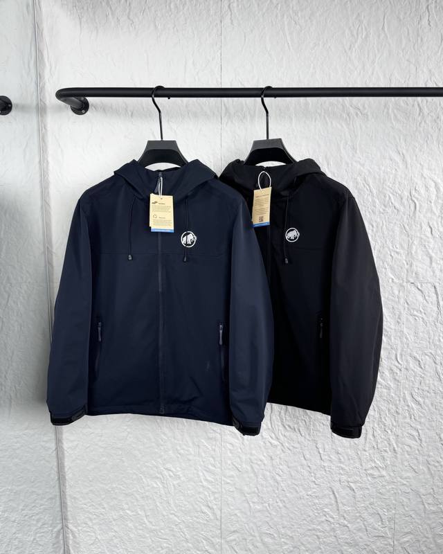 This is a Mammut 2025 Fall New Arrival Softshell Hooded Windproof and Water-Repe