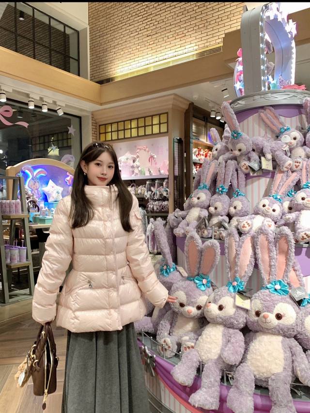 Moncler Slim Waist Hooded Down Jacket with Genuine 90% White Duck Down (with bou