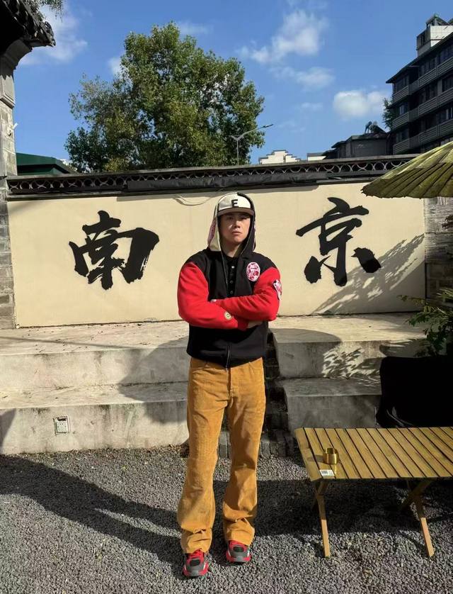 Model Photos Gallery Dept. Washed Zipper Distressed Flare Corduroy Slim Fit Pant