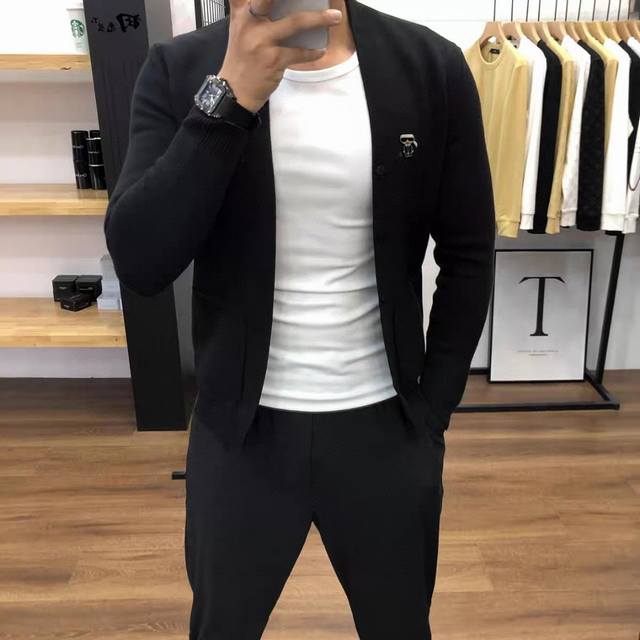 Fendi Karl Lagerfeld Series 25 Winter Men's Fashion Casual V-Neck Cardigan Knit