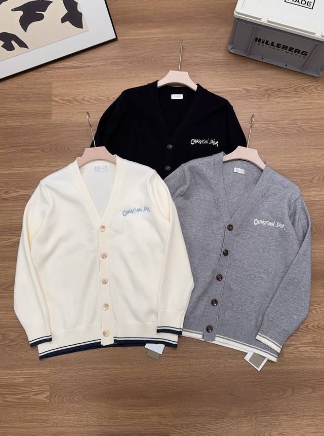 Available for purchase from Ddd. Unisex 2025 Fall/Winter Dior Dior* latest and t