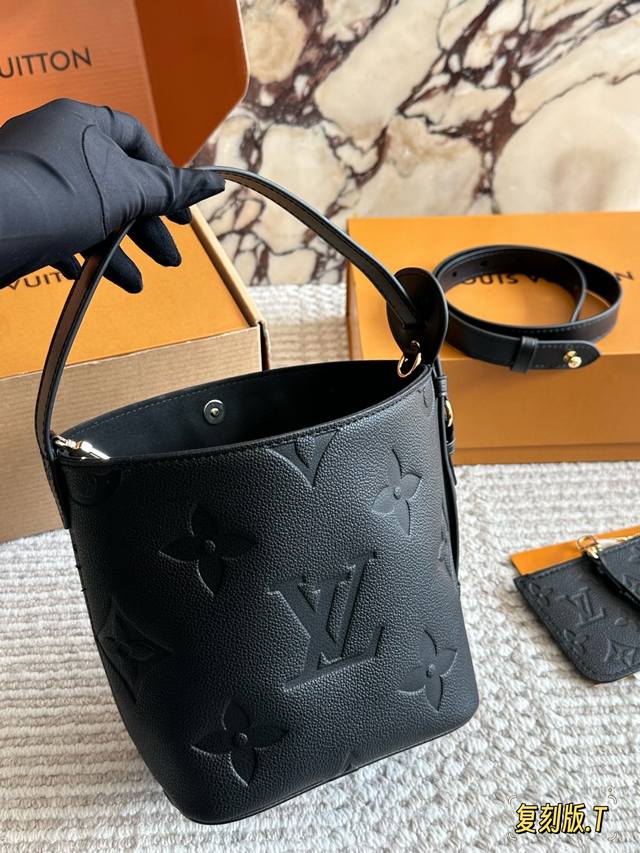 Box included. Size: 18*16cm. All In Bob, new color released! Who wouldn't be con