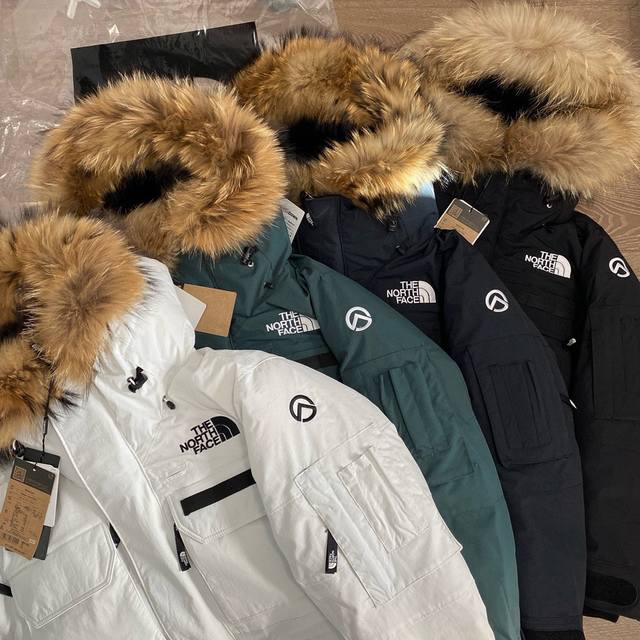 Main Image The North Face Peak Collaboration with Canada Goose Southern Cross Pa