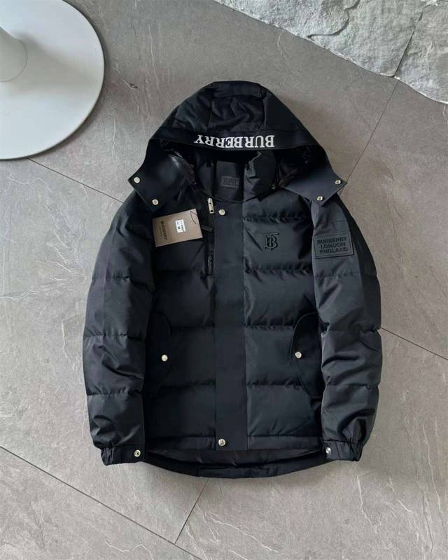 New Arrival! A high-quality Burberry men's hooded down jacket with reflective em
