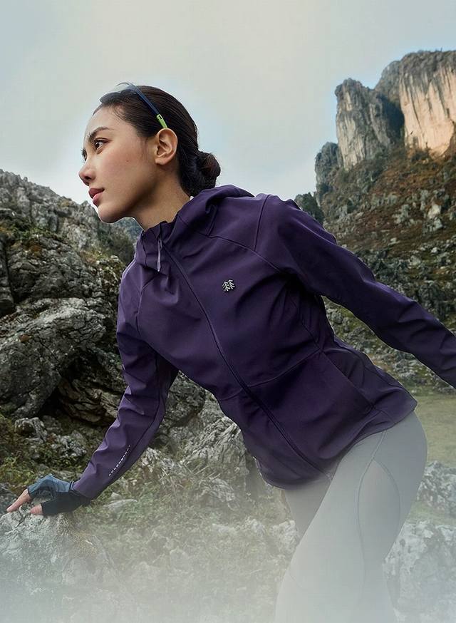 Kolon Sport Softshell Jacket, Autumn/Spring Waterproof Outerwear, Windproof Top,
