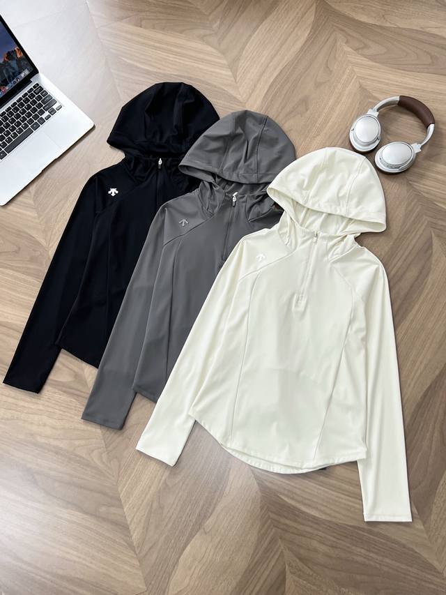 Descente Women's Training Series Half-Zip Hooded Sweatshirt The irreplaceable De