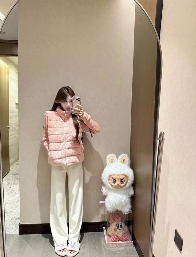 New Arrival! Moncle* Fluffy Patchwork Sleeve Down Jacket! So cute and adorable,