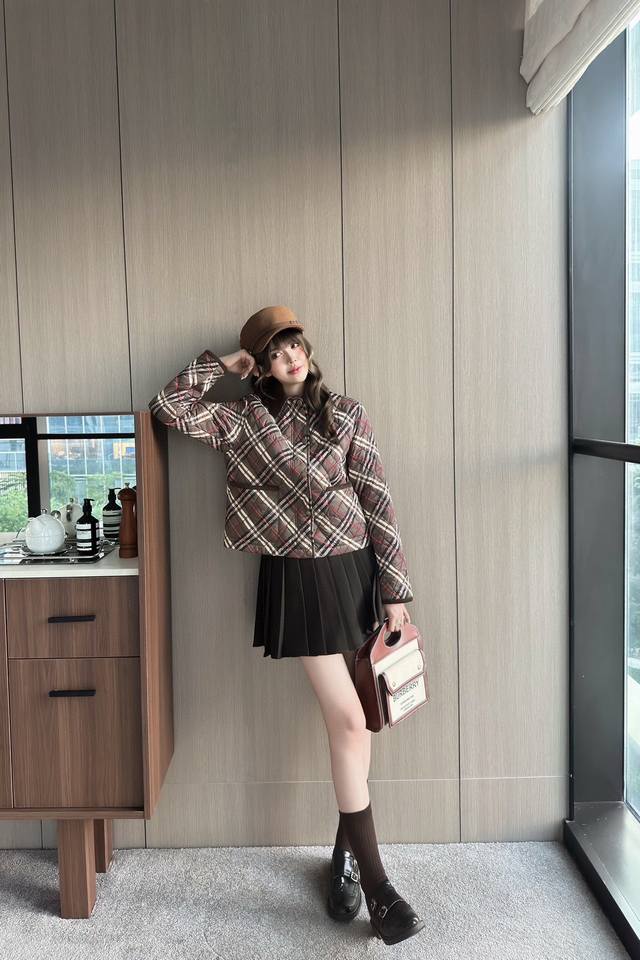 New Arrival! Burberry 2025Fw New Classic Plaid Coat. Combining the design of a t
