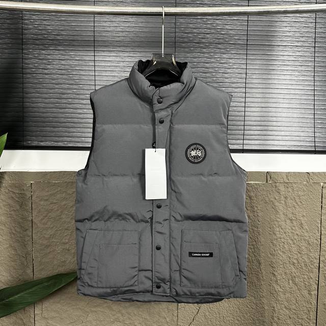 Top Exclusive Real Shot - Style No. 119100 Canada Goose has always been recogniz