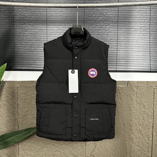 Top Exclusive Real Shot - Style No. 119100 Canada Goose has always been recogniz