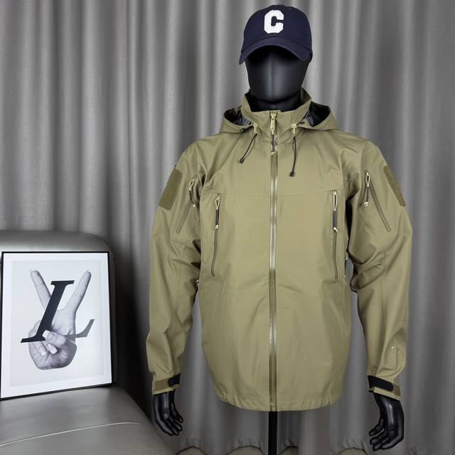 Exclusive premium crocodile-colored Arc'teryx Alpha Leaf Jacket Gen2, breathable