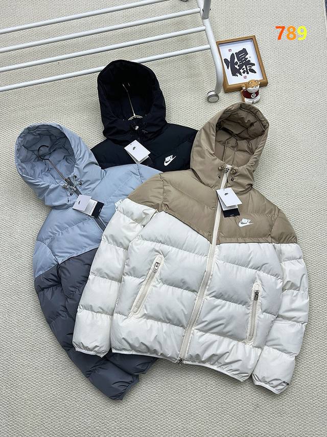 Seller's personal purchase, Windrunner series. Nike Men's Windproof and Water-Re