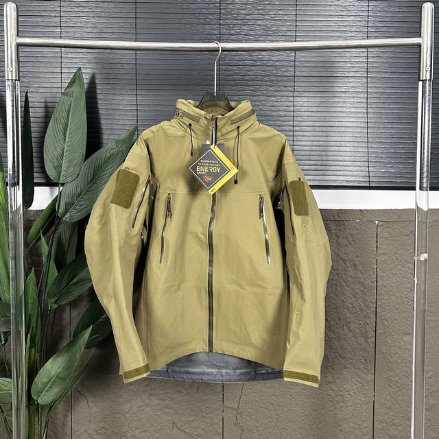 10 Free Cleaning Agent Style No.: Dj1270 Arc'teryx Leaf Alpha Gen2 Hardshell Jac